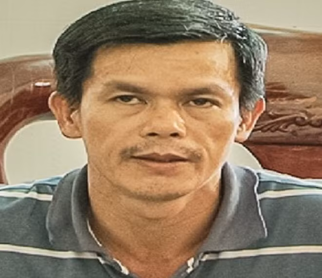Tuy nhiên, Khải đang nợ ngân hàng 350 triệu đồng sắp đến ngày trả đáo hạn. Kết hợp với tin báo của quần chúng là nhìn thấy bà Nga đi vào bãi rác. Tại thời điểm xác nạn nhân bị đốt có nhân chứng nhìn thấy một người đàn ông ở gần khu vực đó. Bằng các biện pháp nghiệp vụ, cơ quan Công an xác định đối tượng gây ra vụ án là Khải. 