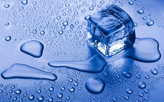 Trong một số hoàn cảnh, nước nóng có thể đóng băng nhanh hơn nước lạnh.