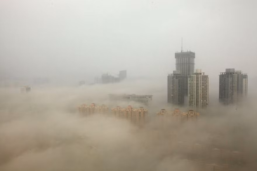 Thành phố Bắc Kinh chìm trong khói bụi.