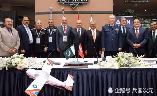 Hiện tại, loại máy bay chiến đấu hạng nhẹ mà Syria cần không phải là hiếm, có rất nhiều loại để lựa chọn như máy bay chiến đấu LCA của Ấn Độ hoặc FA-50 của Hàn Quốc, nhưng hai loại máy bay chiến đấu này đều sử dụng động cơ của Mỹ, nên Syria không thể mua được.