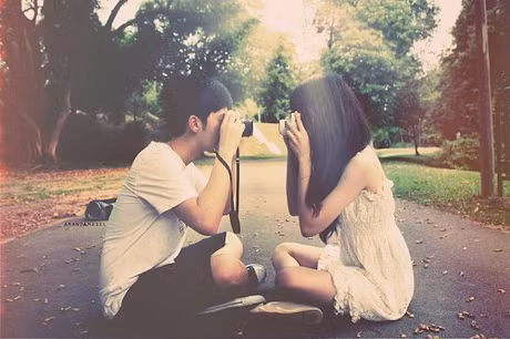 Nếu các chàng/nàng không có được nửa kia trong ngày Valentine, đừng dại dột mà "nhồi nhét" mình vào bóng tối của sự cô đơn, đừng ngại ngần mà hãy tìm một nơi để bấu víu. Và con người tuyệt vời nhất lúc đó sẽ là "đứa bạn thân con chấy cắn đôi" của bạn.