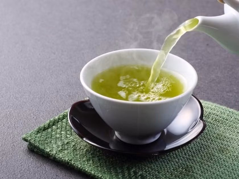 Bạn nên uống trà xanh hàng ngày vì những lý do tích cực này Ban nen uong tra xanh hang ngay vi nhung ly do tich cuc nay