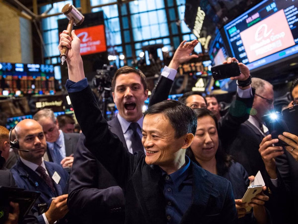 Đợt IPO trị giá150 tỷ USD của Alibaba là lần phát hành lớn nhất đối với một công ty niêm yết tại Mỹ trong lịch sử của thị trường chứng khoán New York, đồng thời đưa Jack Ma thành người giàu nhất Trung Quốc, với tài sản ước tính 25 tỷ USD. Tuy nhiên, sau đó ông đã bị tỷ phú Wang Jianlin soán ngôi.