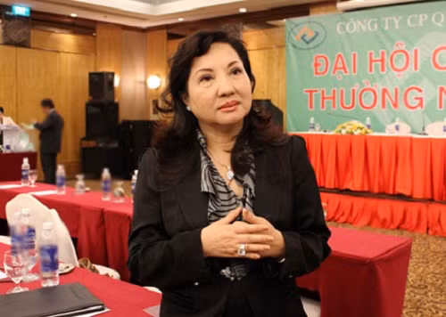 Trên thị trường chứng khoán và bất động sản, bà Nguyễn Thị Như Loan - mẹ Cường đô la vẫn là một cái tên nổi tiếng. Bà Loan hiện là Chủ tịch HĐQT kiêm Tổng Giám đốc Công ty Cổ phần Quốc Cường Gia Lai. Ảnh: GiaoducVN.