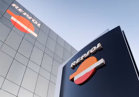Hiện tại, Repsol có các dự án, hoạt động dầu khí ở 37 quốc gia. Lĩnh vực khâu sau của Repsol đang phát triển mạnh ở Tây Ban Nha, Pháp, Đức, Ý, Trung Quốc và Mexico. Ảnh: LNG World News.