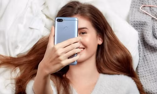 Máy tích hợp tính năng mở khóa bằng khuôn mặt
