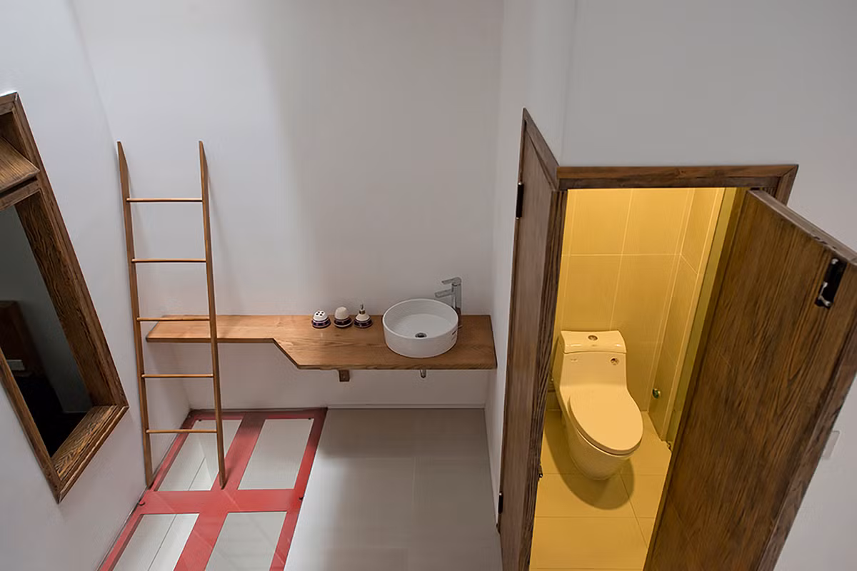 Phòng tắm vừa mộc mạc vừa sang trọng. Nguồn ảnh: Archdaily.