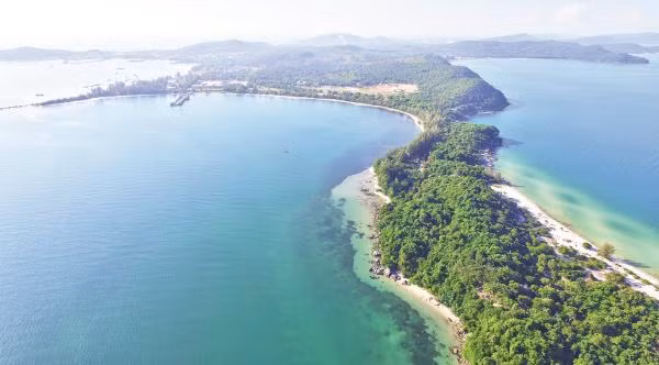 Dự án Khu phi thuế quan - khu công nghiệp sạch tại Khu kinh tế Vân Đồn tại xã Bình Dân (đảo Cái Bầu, Vân Đồn) có tổng vốn đầu tư dự kiến 27.300 - 31.500 tỷ đồng. Ảnh: Baohaiquan.