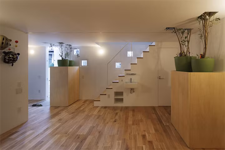 Nội thất trong nhà đơn giản hết mức.