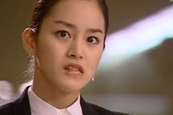 Con dâu tiến sĩ đuổi mẹ chồng nhà quê ra đường, nào ngờ... Con dau tien si duoi me chong nha que ra duong, nao ngo...