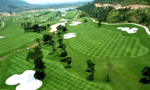 Kết quả điều tra của Đoàn công tác Bộ TN&amp;MT, chủ đầu tư dự án sân golf Phượng Hoàng và các cơ quan chức năng tỉnh Hòa Bình đã không tổ chức lập quy hoạch chi tiết xây dựng. Ảnh: Golfasian.