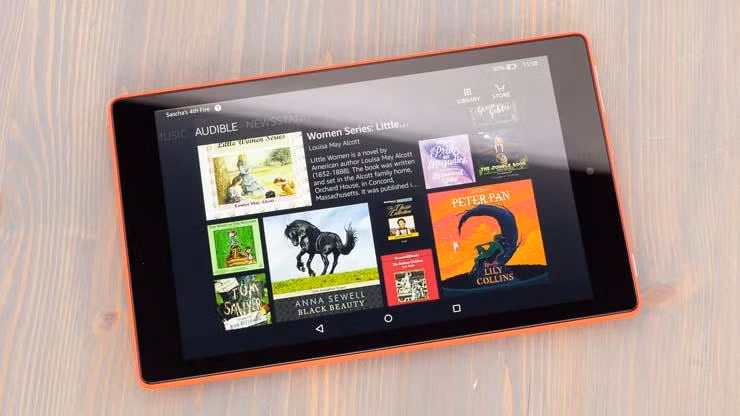 Màn hình HD, bộ nhớ gấp 2 lần máy tính bảng Fire HD bình thường, Amazon Fire HD 8 sẽ là lựa chọn phù hợp của nhiều người khi có giá 50 USD (giảm 30 USD so với giá niêm yết). Ảnh: Pcmag.