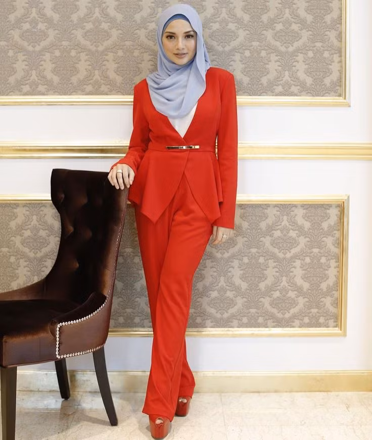 Người đẹp Neelofa Noor luôn ghi điểm với phong cách thời trang. Ảnh: Printest.