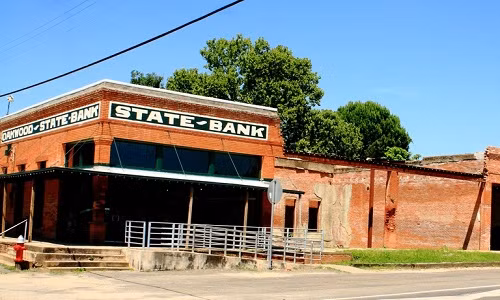 Tuy nhiên, Oakwood State Bank cũng được biết đến là ngân hàng nhỏ nhất tại Mỹ. Ảnh: Frank A. Mills.