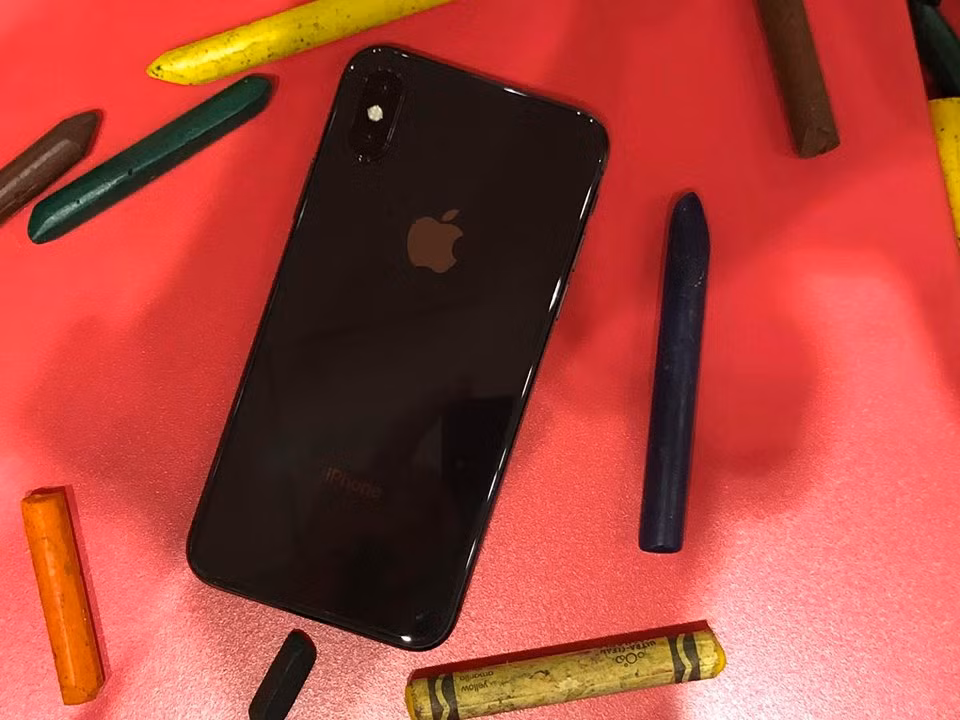 Trong khi đó, iPhone X 64GB đang được rao bán mức giá 58 triệu đồng nhưng chưa có hàng. Ảnh: Facebook Nhật Huy Mobi.