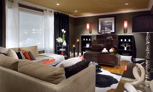Chỉ dùng gam màu sáng là sai lầm thường thấy khi trang trí nhà ở rất nhiều gia đình. Không thể phủ nhận gam màu tươi sáng sẽ giúp ngôi nhà nhỏ trông rộng hơn.