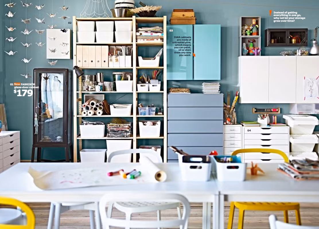 Mỗi năm, catalog của IKEA được phân phát tới khoảng 180 triệu người trên toàn thế giới với 27 ngôn ngữ khác nhau. Ảnh: Home Design.