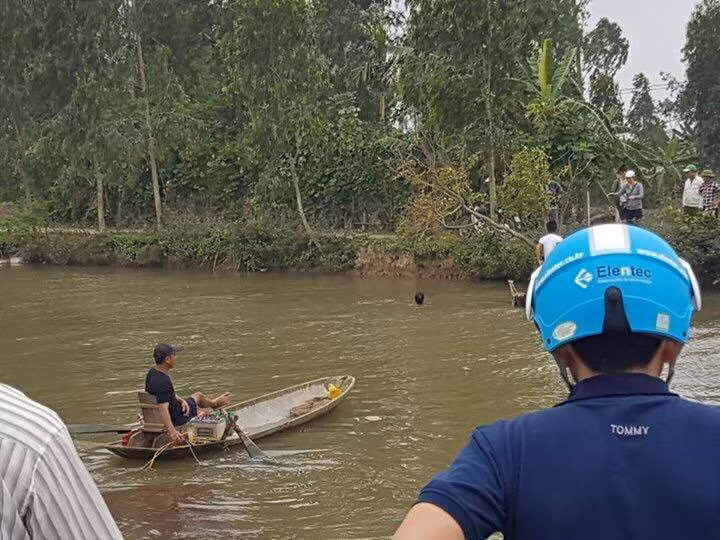 Nam thanh nien tu vong duoi song, nghi bi truy sat o Hai Phong-Hinh-2