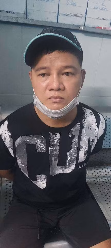 Bat sieu trom giau do nghe trong quan lot chuyen dot nhap nha hang, cong ty