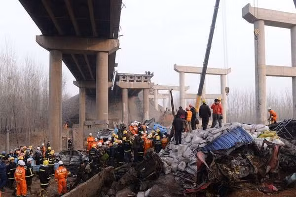 Giat minh 4 tham kich phao hoa kinh hoang trong lich su