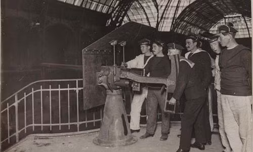 Grand Palais cũng lý tưởng để đặt vũ khí.