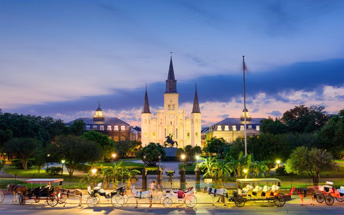 Tuyến đường sắt New Orleans đến Los Angeles sẽ đưa du khách ngắm những cảnh sắc thiên nhiên tuyệt đẹp trên đường đi.