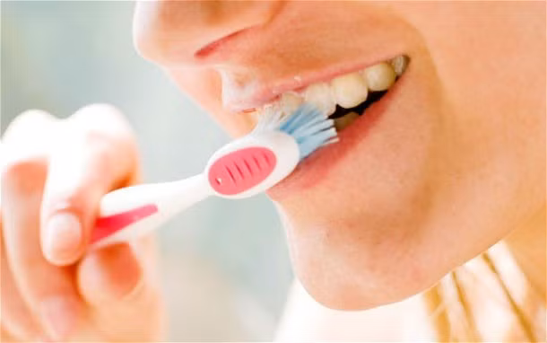 Người La Mã cổ đại tin rằng, nước tiểu của con người là cách tốt nhất để làm sạch răng và giặt quần áo không bị bẩn.