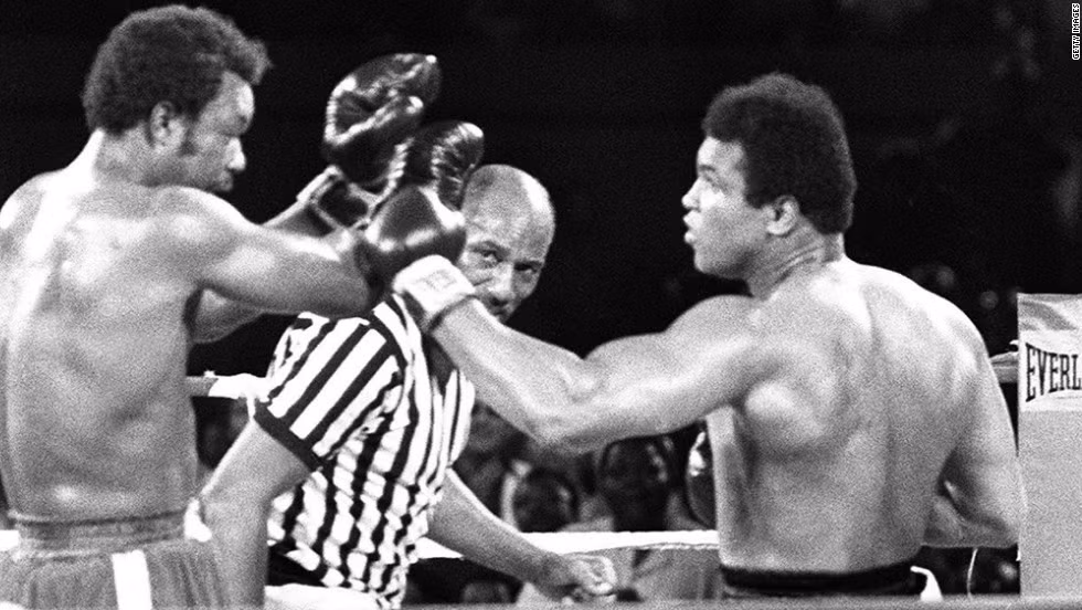 Muhammad Ali trải qua 4 cuộc hôn nhân và có 9 người con. Trong số những người con của Muhammad Ali, cô con gái Laila Ali là người duy nhất trong gia đình nối nghiệp cha khi trở thành nữ võ sĩ quyền anh nổi tiếng của giới quyền anh nữ nhà nghề.