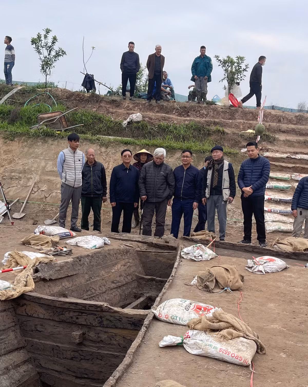 Hai thuyền cổ Luy Lâu: Giải mã bí mật giao thương của người Việt cổ - Hình 3 Hai thuyen co Luy Lau: Giai ma bi mat giao thuong cua nguoi Viet co-Hinh-3