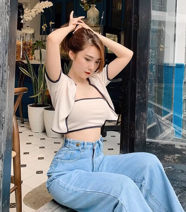 Cô nàng được nhận xét là ngày càng "lên hương" nhan sắc.