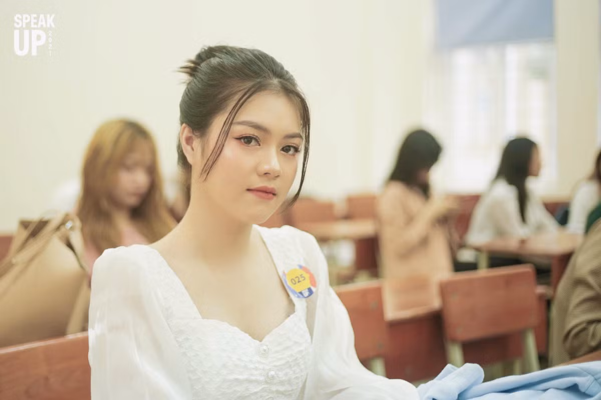 Hiện tại thì mình đã vượt qua bán kết và trở thành top 10 của Speak Up năm nay. Mặc dù còn đêm chung kết ở phía trước, nhưng hành trình đã qua cùng Speak Up giúp cho mình trưởng thành hơn, bản lĩnh hơn và khám phá ra màu sắc, phong cách của bản thân mình.