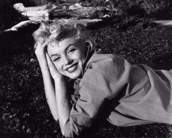 Bi an cai chet cua Marilyn Monroe: Tu sat hay am muu diet khau?