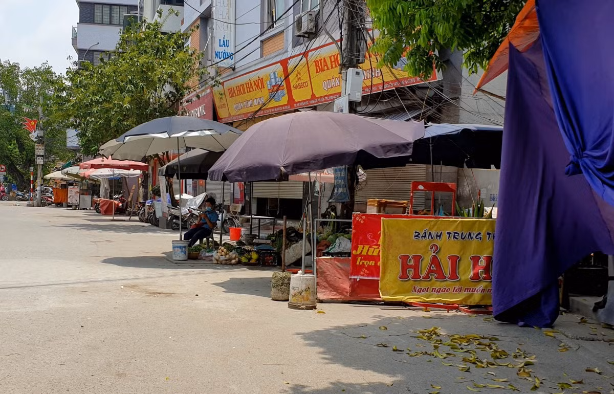 Thiết nghĩ, chính quyền các địa phương cần xử lý quyết liệt hơn nữa, thực hiện nghiêm túc chỉ đạo của UBND Thành phố để góp phần ngăn chặn sự lây lan của dịch Covid-19 trong cộng đồng.