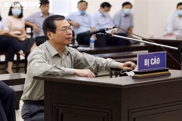 Cuu Bo truong Cong Thuong Vu Huy Hoang khang cao, xin giam nhe hinh phat