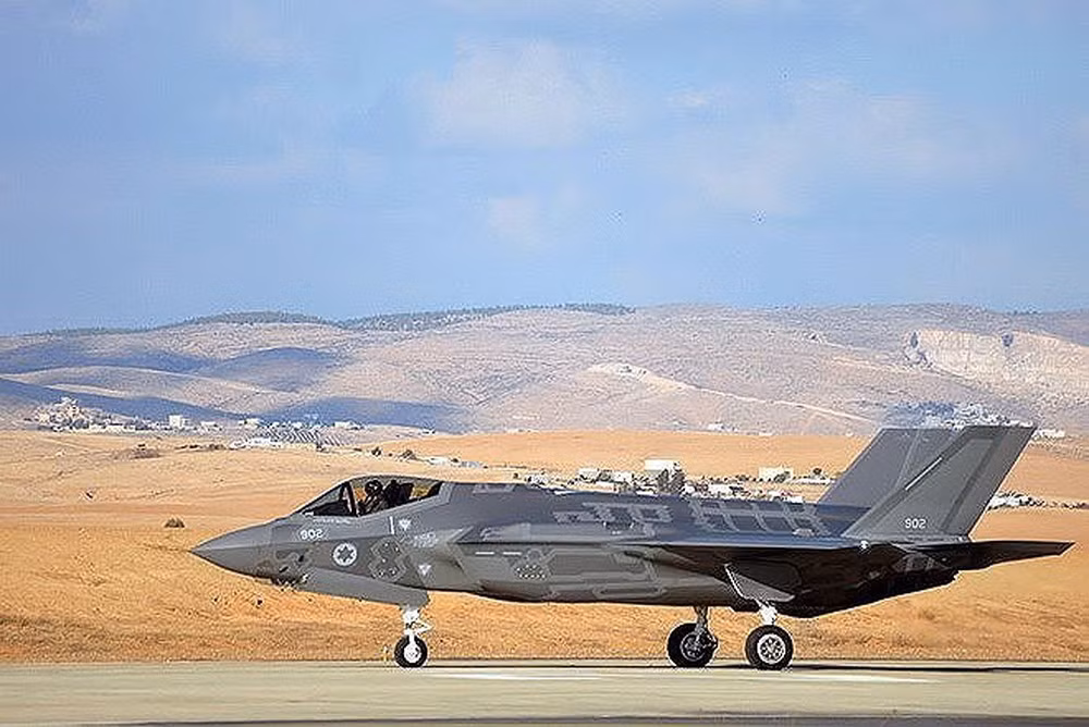 Thực tế trong những phi vụ oanh kích, toàn bộ mạng lưới radar cảnh giới của cả Nga và Syria đều không nhận ra sự xâm nhập của tiêm kích tàng hình F-35I, họ chỉ biết được sau khi mảnh bom BGU-39 SDB tìm thấy trong đống đổ nát mà thôi.