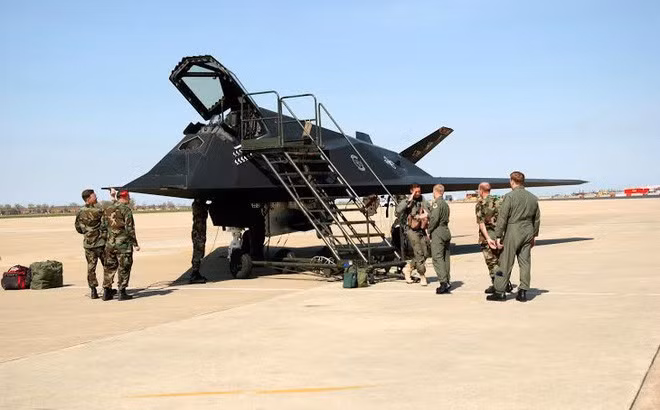 Đáng chú ý là gần đây có báo cáo rằng F-117 đã được âm thầm sử dụng từ vài năm trước để tấn công Syria, điều này cũng chỉ ra rằng những chiếc máy bay "lưu kho" trên vẫn rất thú vị đối với Washington.