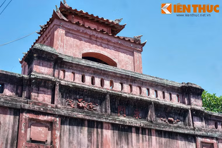 Hoàng tử Cảnh đã trực tiếp trông coi việc xây dựng thành Diên Khánh. Nhân lực để đắp thành gồm 3.000 quân Bình Thuận, 100 dân Thuận Thành và trong hơn một tháng thì xong.