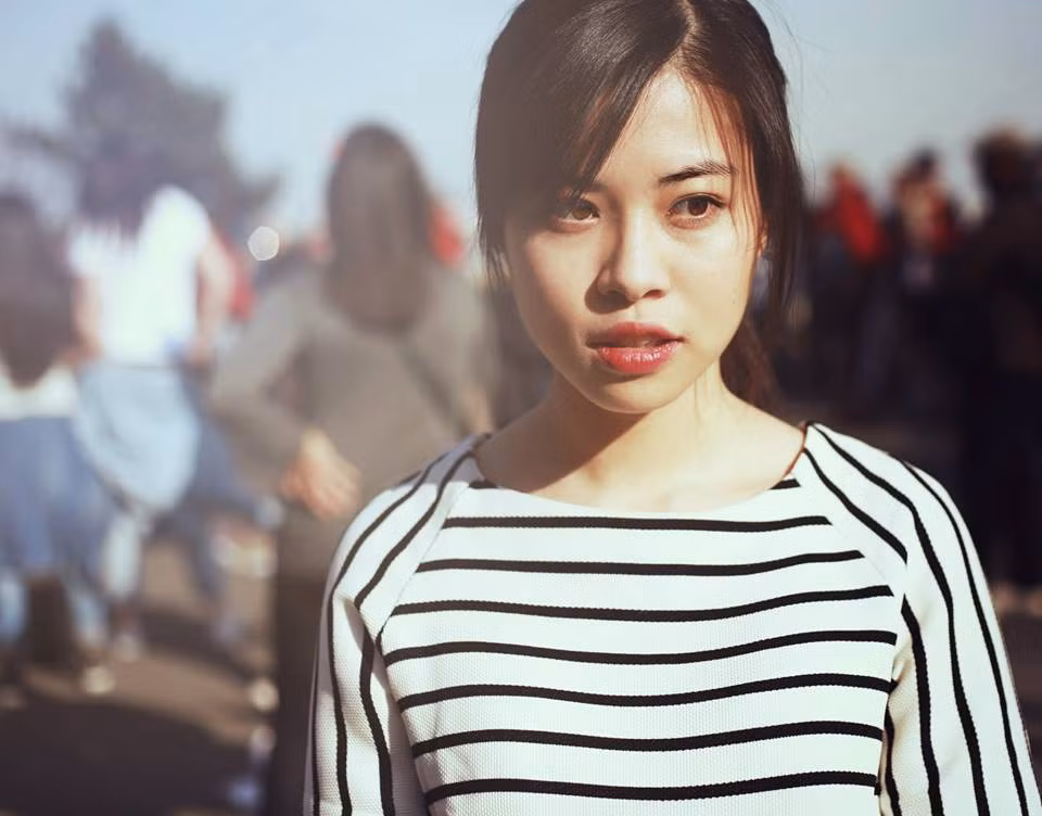 Ngoài cái tên độc đáo Võ Túc Ngân, cô nàng sinh năm 1994 còn được nhiều bạn trẻ biết đến nhờ vẻ đẹp, sự gợi cảm, dáng người mẫu cùng những danh hiệu, cuộc sống đầy màu sắc có được của một du học sinh Việt tại Pháp.