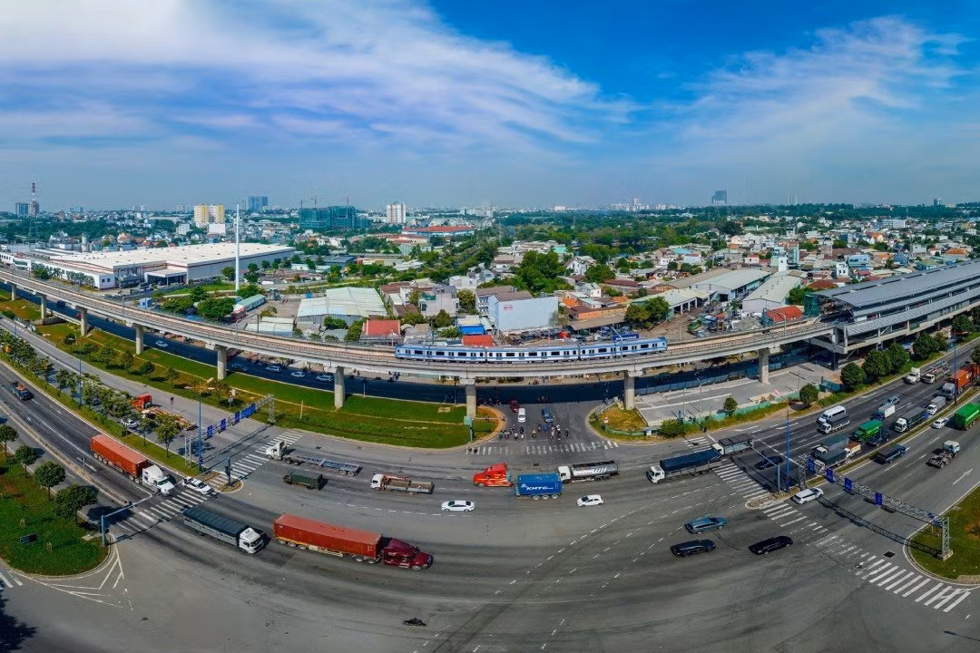 TP HCM: Bên trong tuyến Metro số 1 (Bến Thành-Suối Tiên) có gì? TP HCM: Ben trong tuyen Metro so 1 (Ben Thanh-Suoi Tien) co gi?