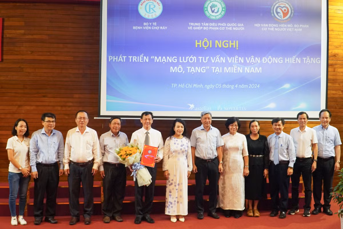 Thành lập Chi hội vận động hiến tặng mô, tạng khu vực phía Nam Thanh lap Chi hoi van dong hien tang mo, tang khu vuc phia Nam