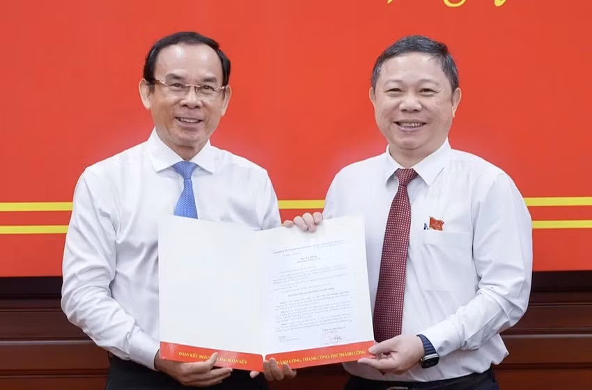 Hai Phó Chủ tịch UBND TP HCM nhận nhiệm vụ mới - Hình 2 Hai Pho Chu tich UBND TP HCM nhan nhiem vu moi-Hinh-2