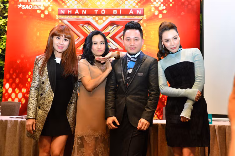 Chiều ngày 30/3, buổi họp báo giới thiệu The X-Factor mùa 2 đã diễn ra với sự tham gia của Hồ Quỳnh Hương, Tùng Dương, Thanh Lam và Lưu Hương Giang (từ phải sang trái). 
