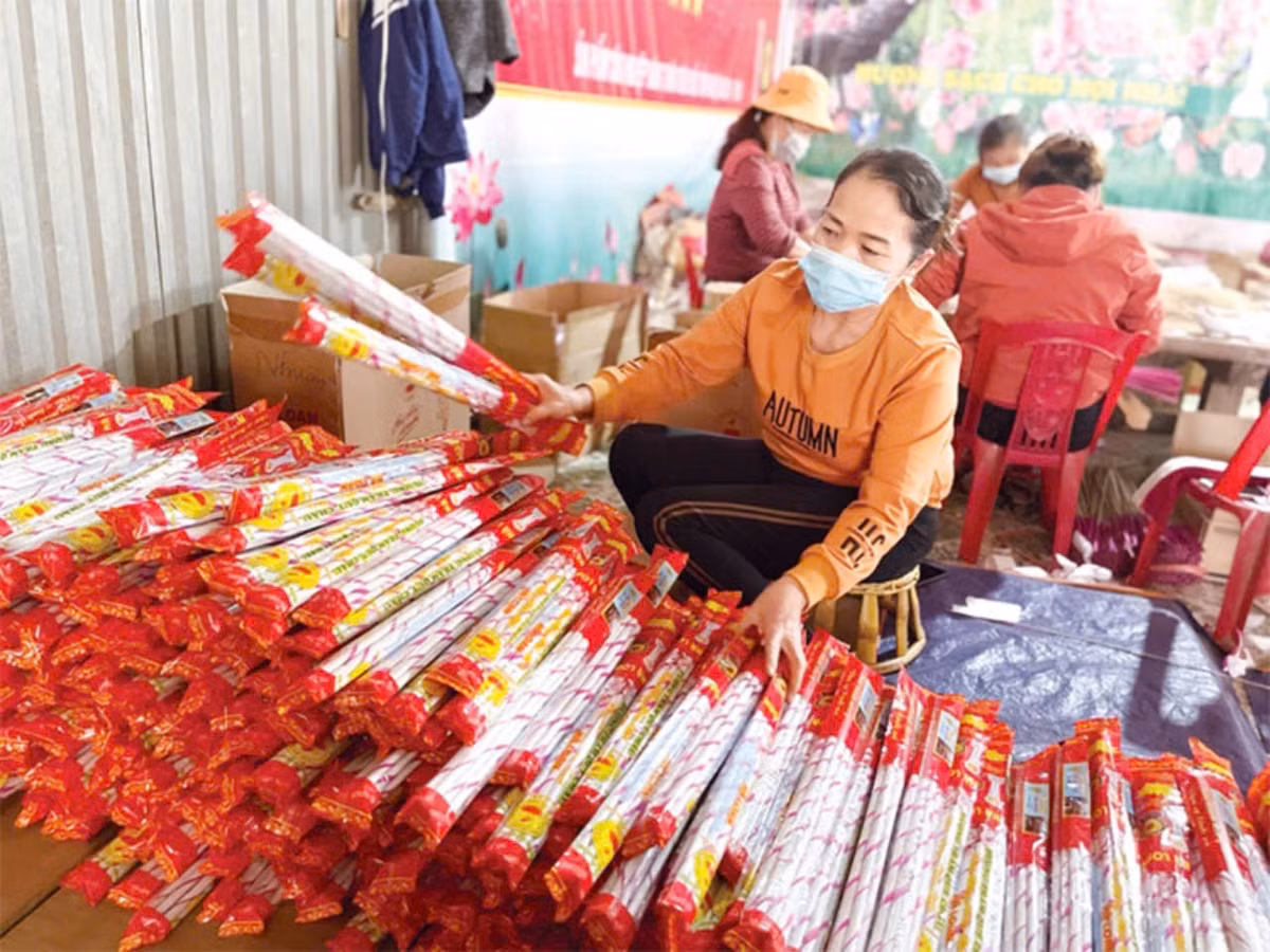 Làng hương trầm Xứ Nghệ chạy đua với đơn hàng Tết - Hình 3 Lang huong tram Xu Nghe chay dua voi don hang Tet-Hinh-3