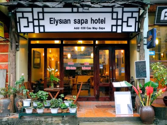 Khách sạn Elysian Sa Pa cũng mắc lỗi tương tự khi tự ý "hét" giá thuê phòng dịp nghỉ lễ 30/4 và 1/5 lên đến 21,59 triệu đồng (2 đêm). Sau khi bị thanh tra, khách sạn cũng phải chịu mức phạt theo quy định.