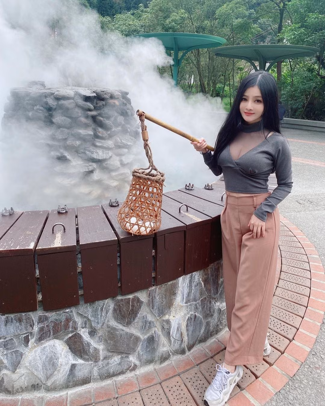 Hiện tại, khi không còn kinh doanh thực phẩm nữa nhưng cô nàng vẫn giữ được sự yêu thích của cộng đồng mạng.