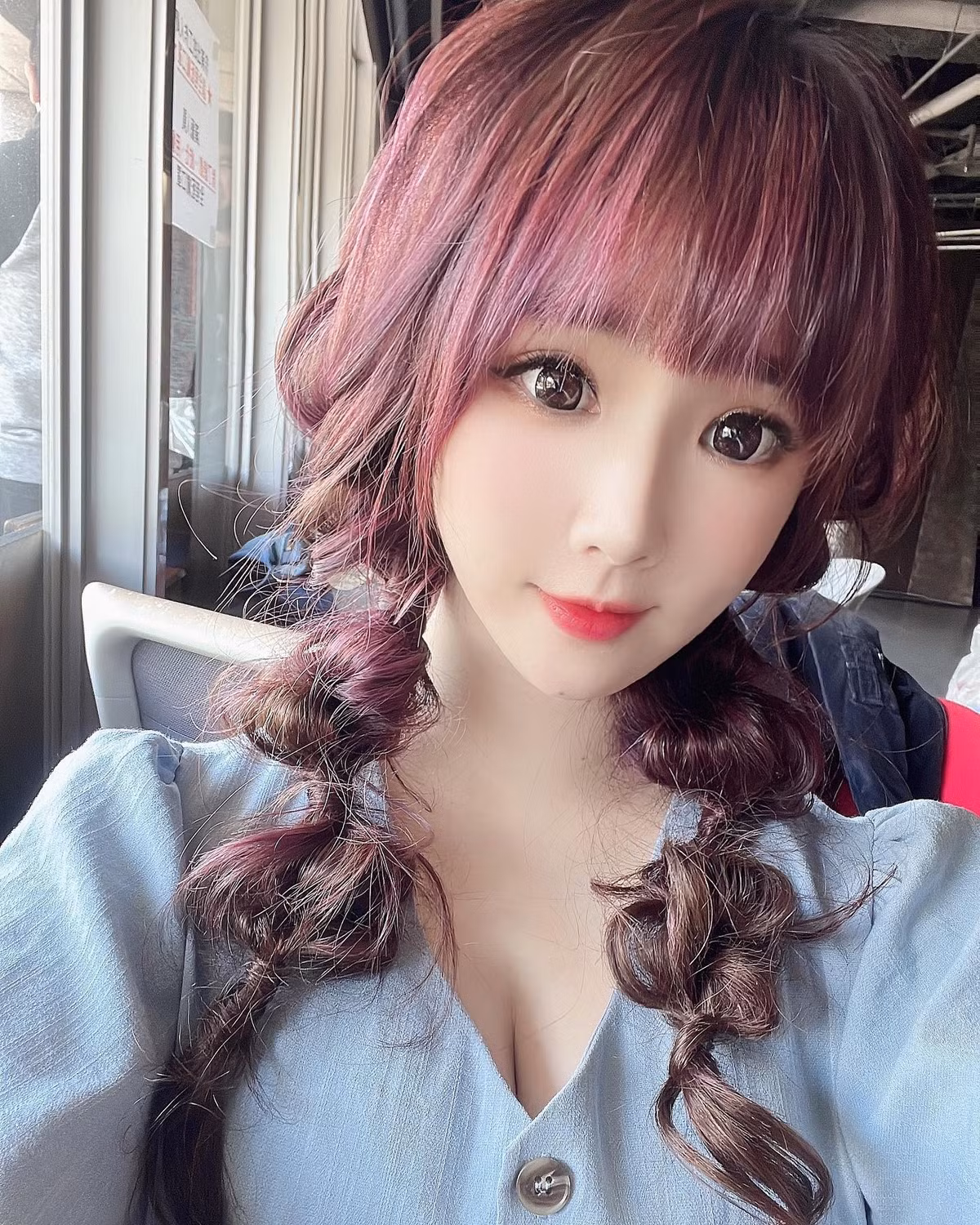 Hot girl Tiểu Bình Quả, người Đài Loan, nổi tiếng với nhan sắc ngây thơ, trong sáng cùng dáng vóc nóng bỏng, bốc lửa.