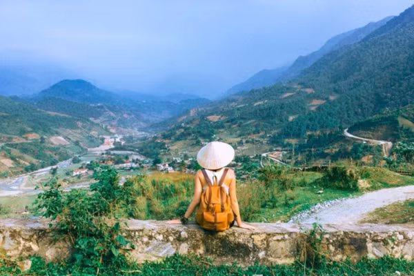 Đầu tư trang phục cần được chú trọng bởi người tham gia có thể đối mặt với nhiều hình thái thời tiết khắc nghiệt như mưa, ẩm ướt, thậm chí có thể bị rắn rết, côn trùng đốt.