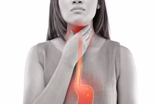 Ợ chua. Khoai lang chứa nhiều oxydase, dễ tạo khí trong đường tiêu hóa. Nạp lượng lớn oxydase sẽ gây hiện tượng chướng bụng, nấc cụt và xì hơi liên tục. Bên cạnh đó, khoai lang chứa lượng đường cao, có thể thúc đẩy quá trình tiết axit dạ dày, gây hiện tượng ợ chua.