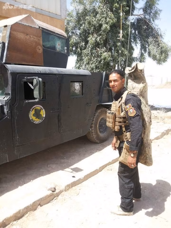 Với lối tác chiến theo kiểu chiến tranh tiêu hao của phiến quân IS, lực lượng quân đội Iraq hoàn toàn tỏ ra bất lực và không thể triển khai được các lực lượng hỏa lực mạnh để tấn công trực diện lực lượng khủng bố IS được vì phía IS chủ trương tránh đối đầu. Nguồn ảnh: Sina.