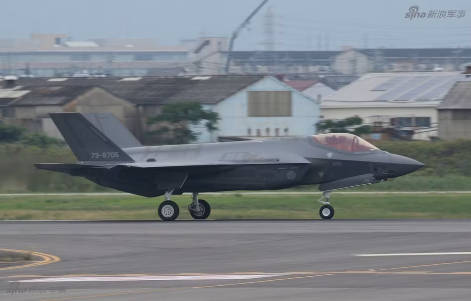 Những tiêm kích F-35A do Nhật Bản sản xuất đã được đưa vào thử nghiệm với cường độ cao sau những màn bay thử nghiệm có phần nhẹ nhàng so với trước kia. Nguồn ảnh: Sina.